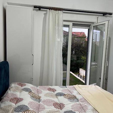 Atrium Apartment Tiranë Luaran gambar