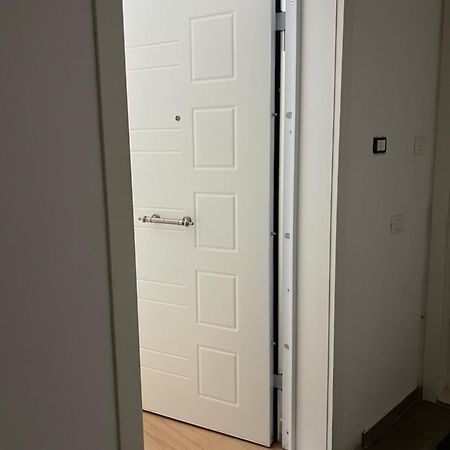 Atrium Apartment Tiranë Luaran gambar
