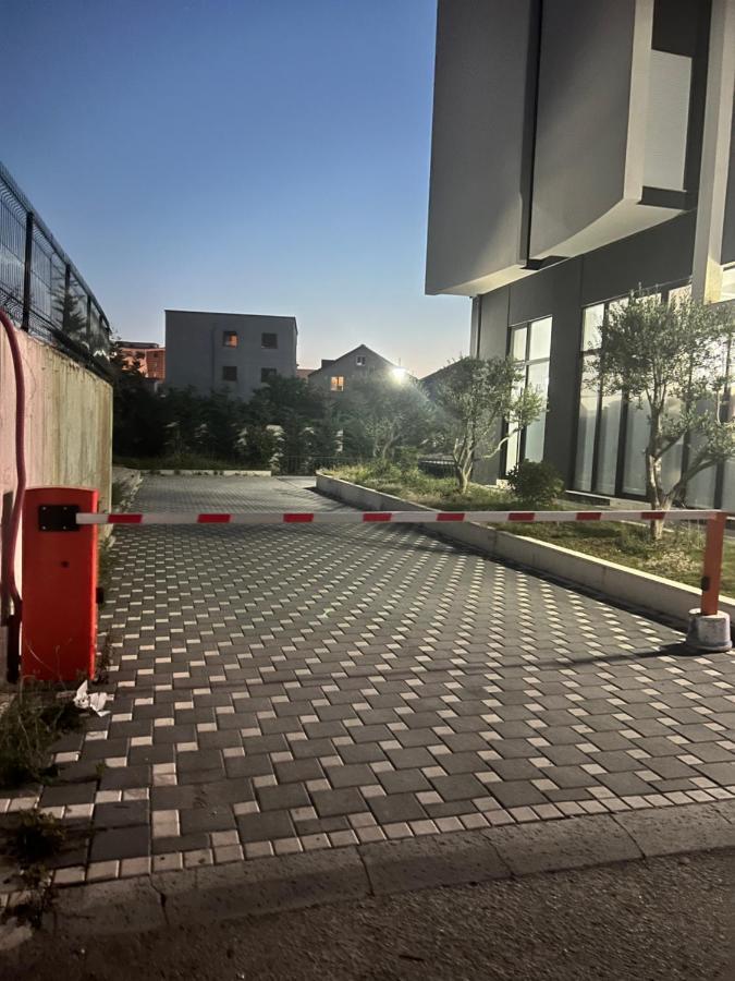Atrium Apartment Tiranë Luaran gambar