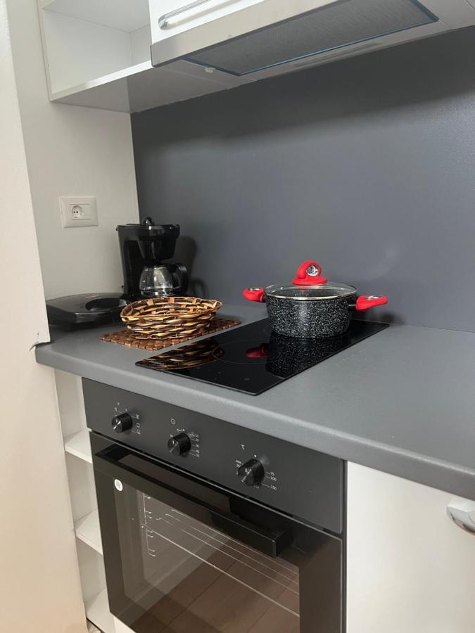 Atrium Apartment Tiranë Luaran gambar